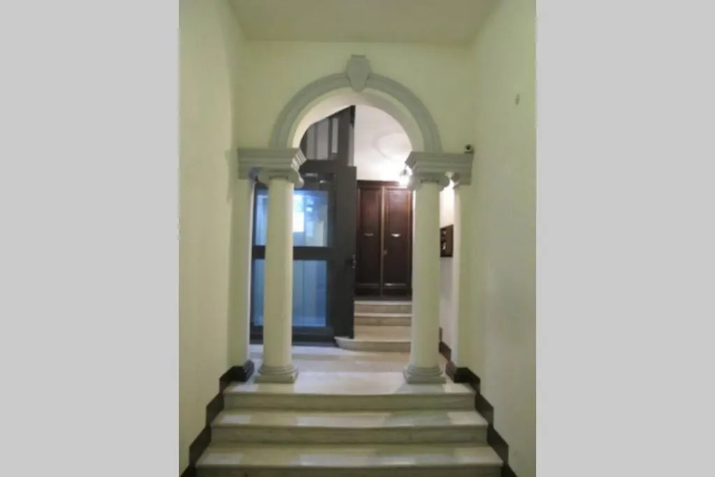 Filipponeri 112, Via Dei Banchi Vecchi Italy