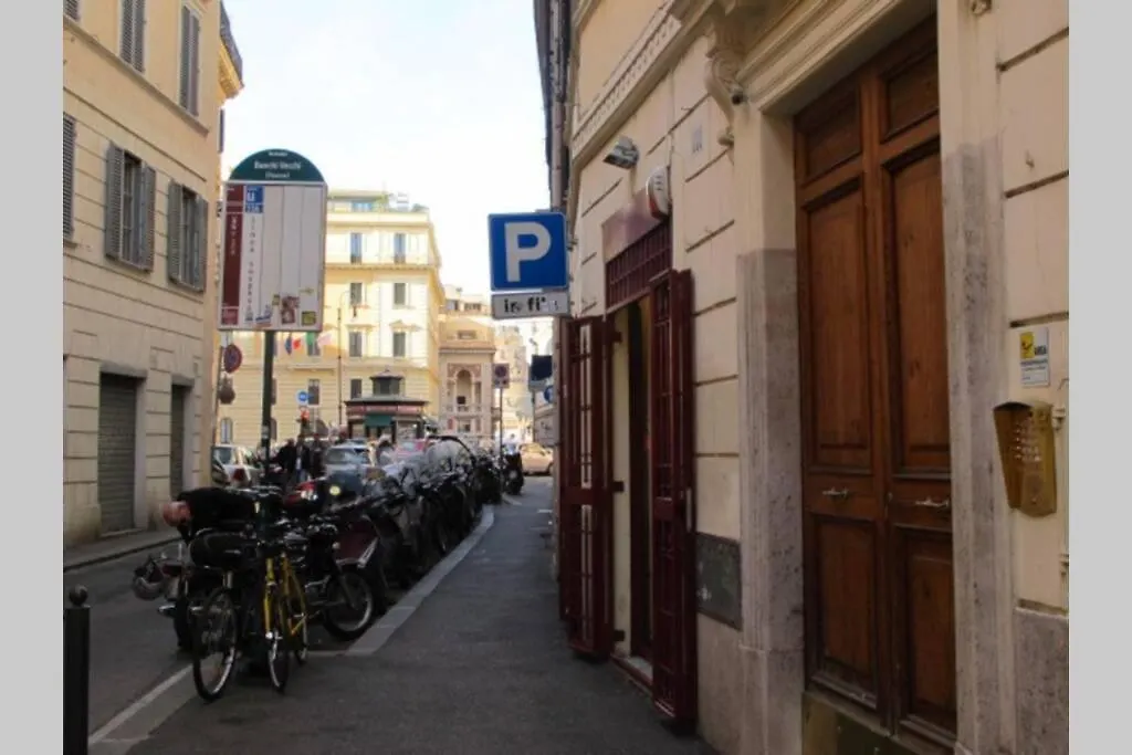 Filipponeri 112, Via Dei Banchi Vecchi 0*, Rome Italy